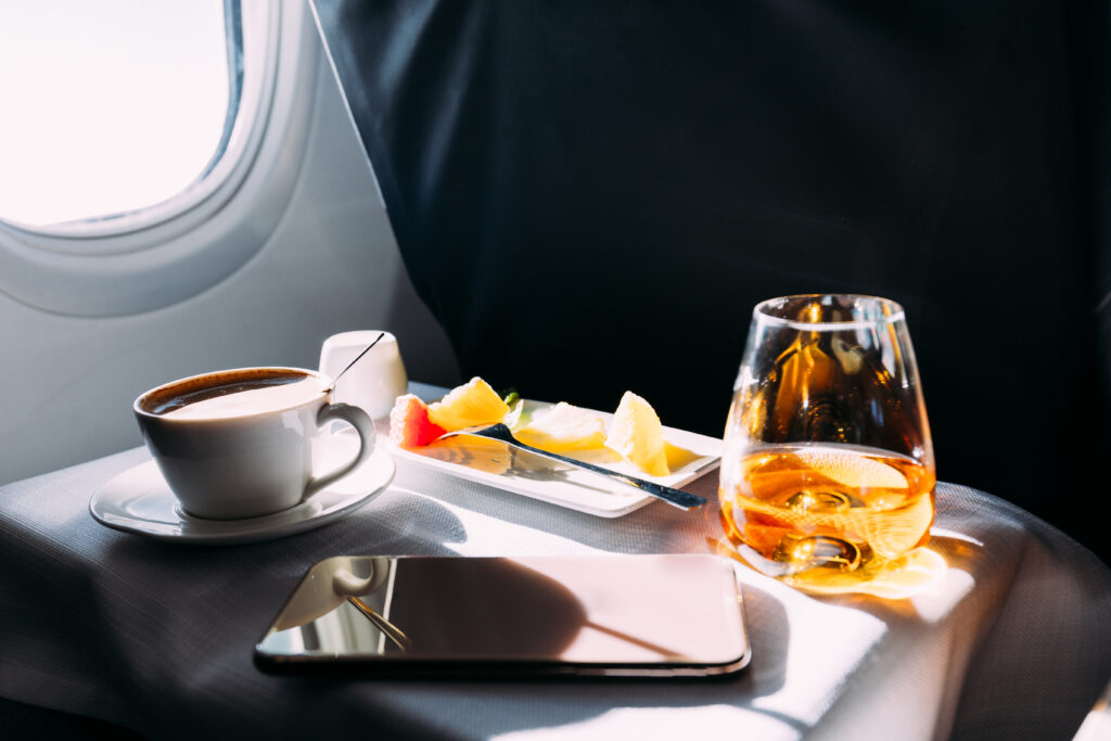 Business class New York maaltijdservice met koffie, fruit en drankjes – Vlucht-Ticket.nl